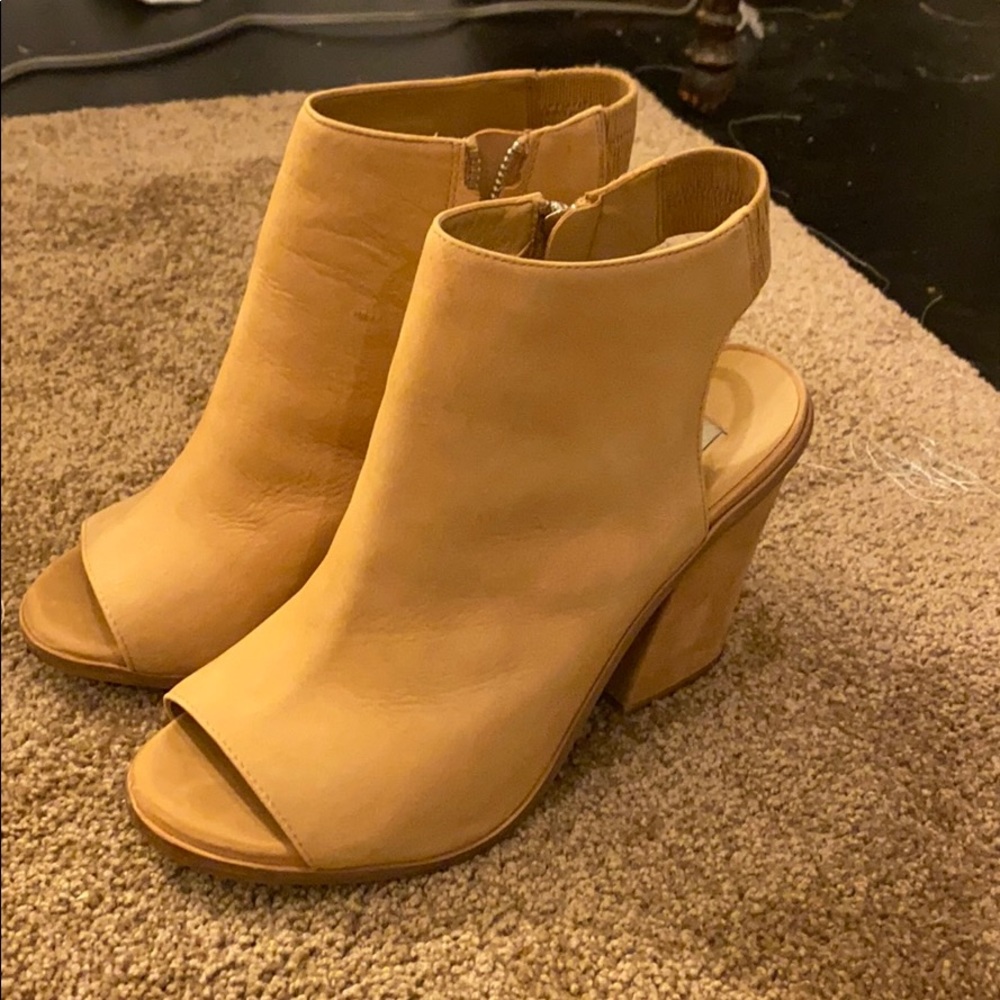 Steve Madden winter heel/bootie